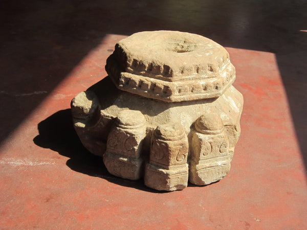 Stone pillar, Sri Gour Nityananda Temple