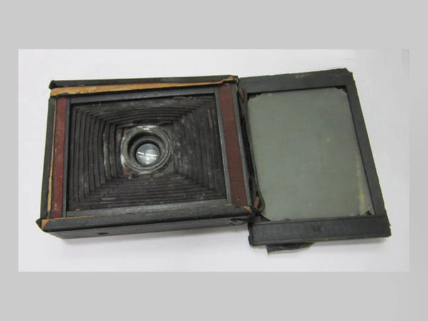 Pinhole Camera with a silk screen owned by Thakur Bhakti Vinod