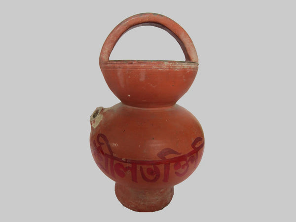 Clay ''Kamandulu'' used by Bhakti Vinod Thakur, Sananda Sukhada Kunja, Godrum Dham, Nadia, in 1892.